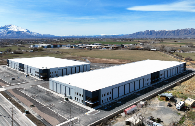 El Tenedor Logistics Center